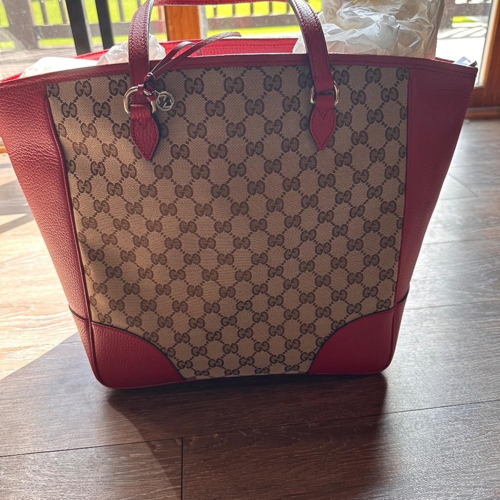 GG ( Gucci) authentic Bree Medium Tote